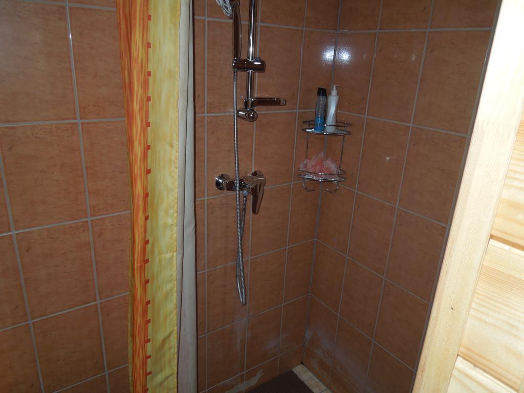 Villa Viesu Namins Dalderi à Varaklani Chambre photo